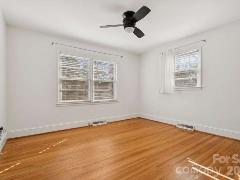 1127 Westchester Boulevard, Charlotte, NC 28205.  MLS# CAR4334380, YatesRealty ID 12753. 
