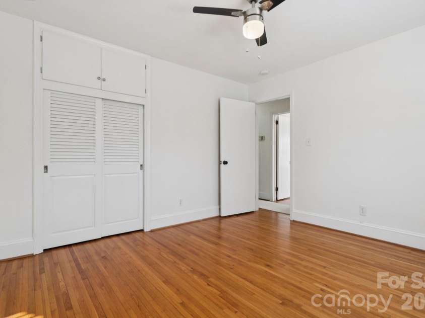 1127 Westchester Boulevard, Charlotte, NC 28205.  MLS# CAR4334380, YatesRealty ID 12753. 