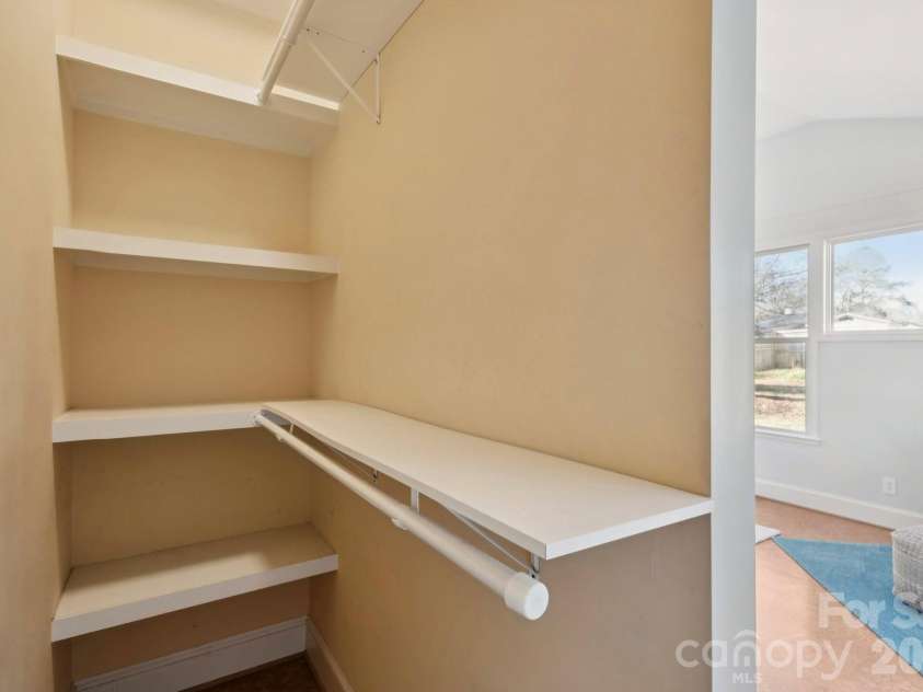 1127 Westchester Boulevard, Charlotte, NC 28205.  MLS# CAR4334380, YatesRealty ID 12753. 
