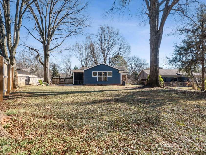 1127 Westchester Boulevard, Charlotte, NC 28205.  MLS# CAR4334380, YatesRealty ID 12753. 