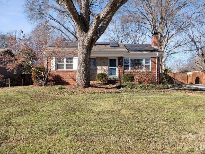 1127 Westchester Boulevard, Charlotte, NC 28205.  MLS# CAR4334380, YatesRealty ID 12753. 