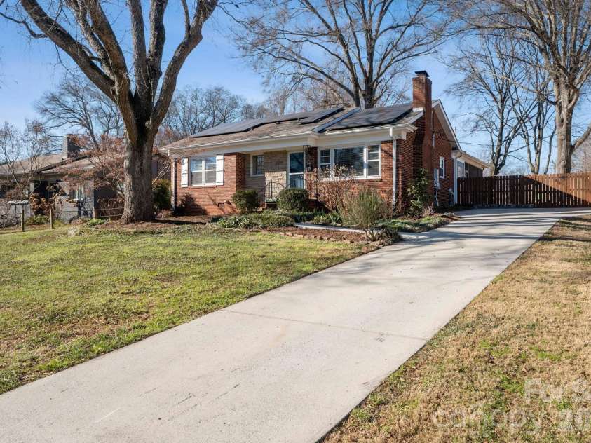 1127 Westchester Boulevard, Charlotte, NC 28205.  MLS# CAR4334380, YatesRealty ID 12753. 