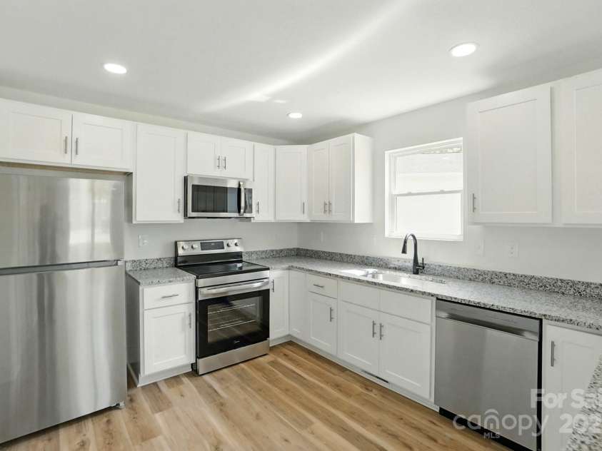 74 Snyder Court, Concord, NC 28025.  MLS# CAR4245224, YatesRealty ID 12753. Kitchen