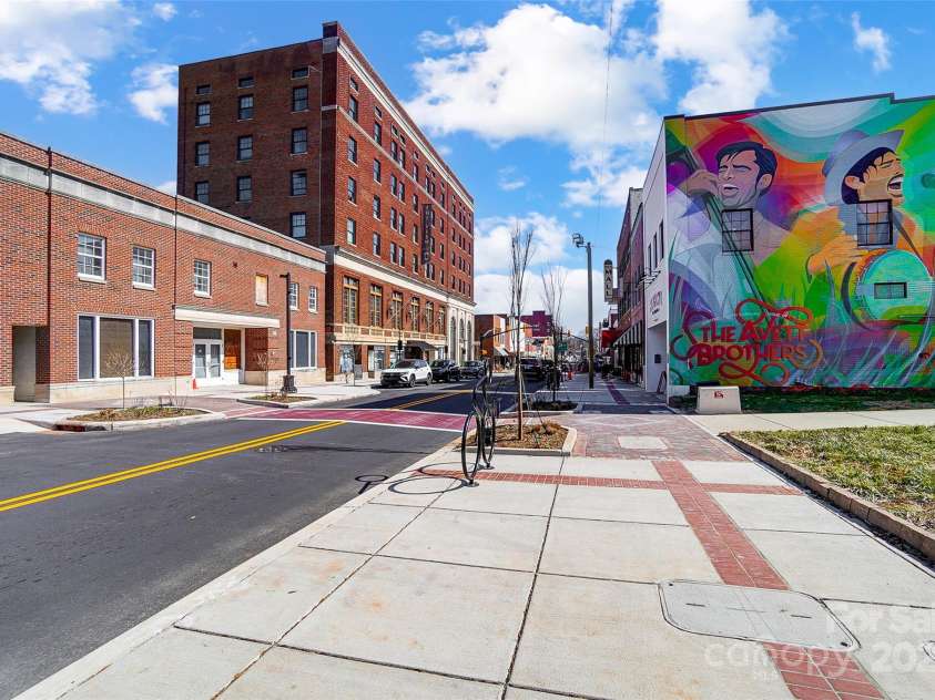 74 Snyder Court, Concord, NC 28025.  MLS# CAR4245224, YatesRealty ID 12753. Newly Revitalized Downtown Concord with Social District, Restaurants, Shopping, Entertainment, & more just a short walk away!