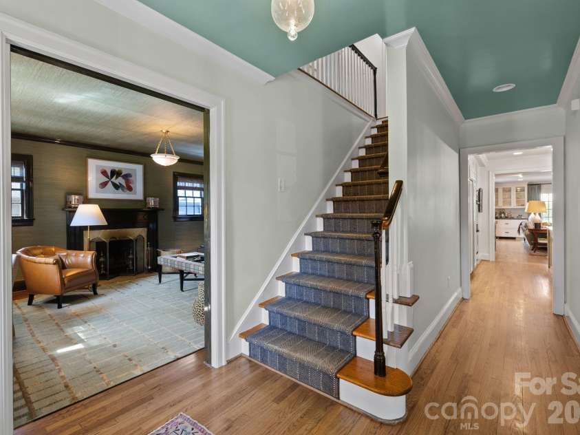 312 Ridgewood Avenue, Charlotte, NC 28209.  MLS# CAR4369796, YatesRealty ID 12754. 
