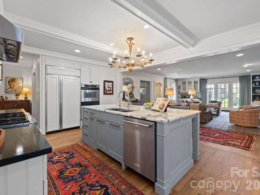 312 Ridgewood Avenue, Charlotte, NC 28209.  MLS# CAR4369796, YatesRealty ID 12754. 