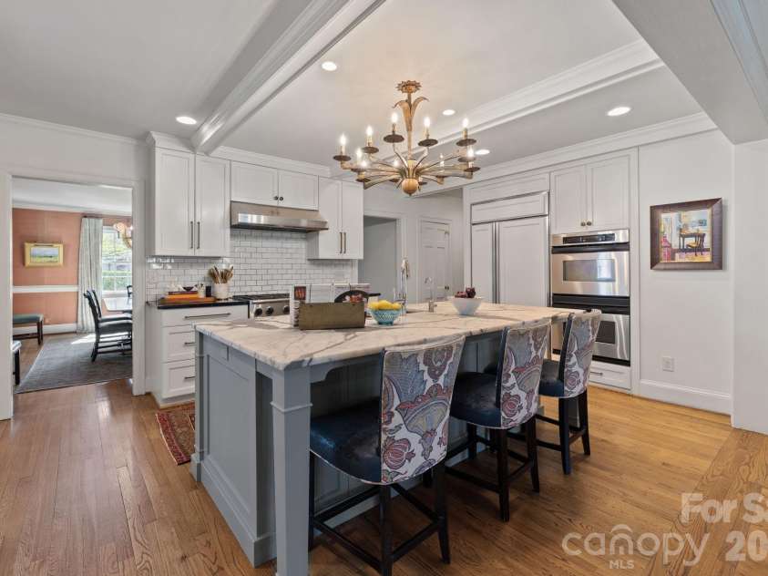 312 Ridgewood Avenue, Charlotte, NC 28209.  MLS# CAR4369796, YatesRealty ID 12754. 
