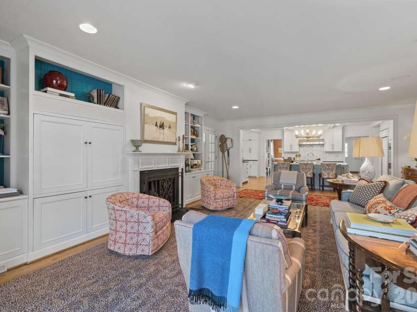 312 Ridgewood Avenue, Charlotte, NC 28209.  MLS# CAR4369796, YatesRealty ID 12754. 