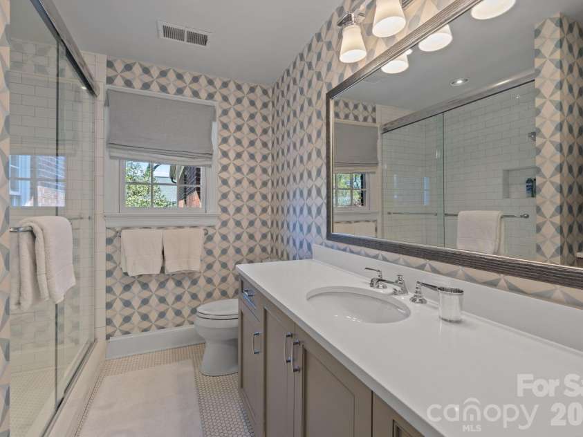 312 Ridgewood Avenue, Charlotte, NC 28209.  MLS# CAR4369796, YatesRealty ID 12754. 