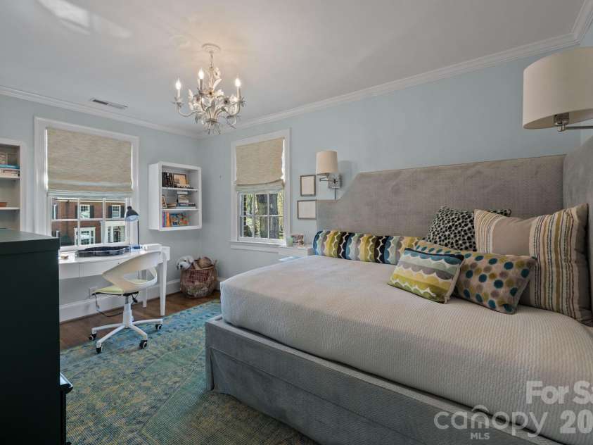 312 Ridgewood Avenue, Charlotte, NC 28209.  MLS# CAR4369796, YatesRealty ID 12754. 