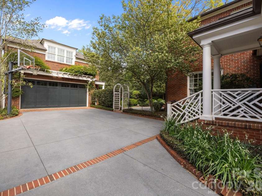 312 Ridgewood Avenue, Charlotte, NC 28209.  MLS# CAR4369796, YatesRealty ID 12754. 