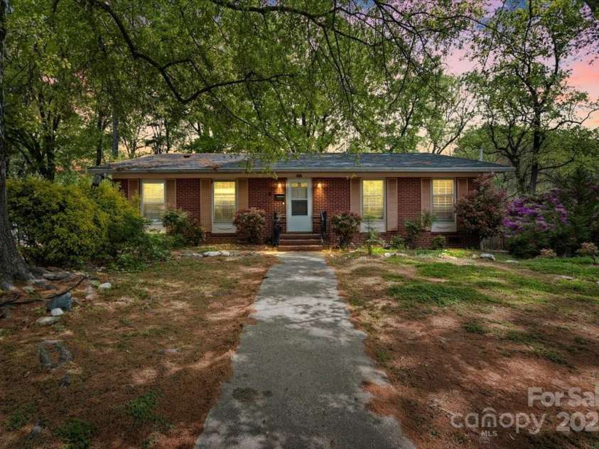 3612 Winterfield Place, Charlotte, NC 28205.  MLS# CAR4241759, YatesRealty ID 12754. 
