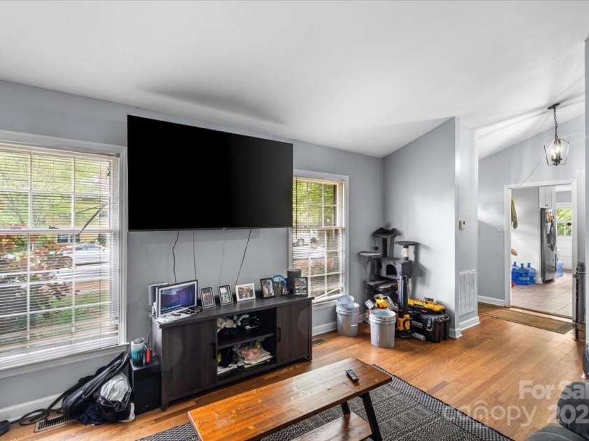 3612 Winterfield Place, Charlotte, NC 28205.  MLS# CAR4241759, YatesRealty ID 12754. 