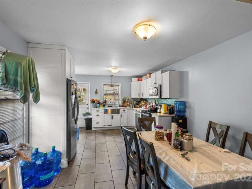 3612 Winterfield Place, Charlotte, NC 28205.  MLS# CAR4241759, YatesRealty ID 12754. 