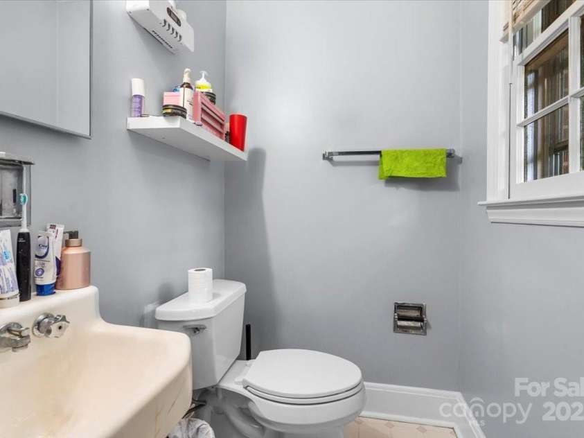 3612 Winterfield Place, Charlotte, NC 28205.  MLS# CAR4241759, YatesRealty ID 12754. 