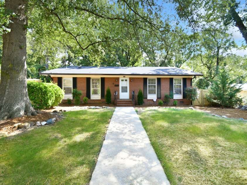 3612 Winterfield Place, Charlotte, NC 28205.  MLS# CAR4241759, YatesRealty ID 12754. 