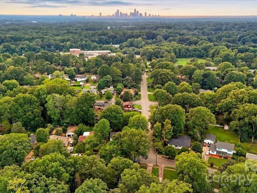 3612 Winterfield Place, Charlotte, NC 28205.  MLS# CAR4241759, YatesRealty ID 12754. 