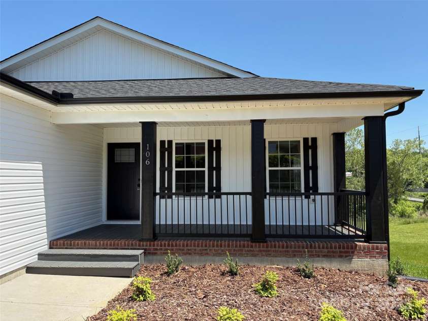 106 GILLIATT Street, Shelby, NC 28150.  MLS# CAR4218899, YatesRealty ID 12756. 