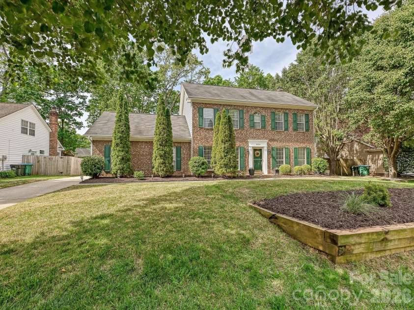 2924 Firewood Drive, Matthews, NC 28105.  MLS# CAR4369269, YatesRealty ID 12757. 