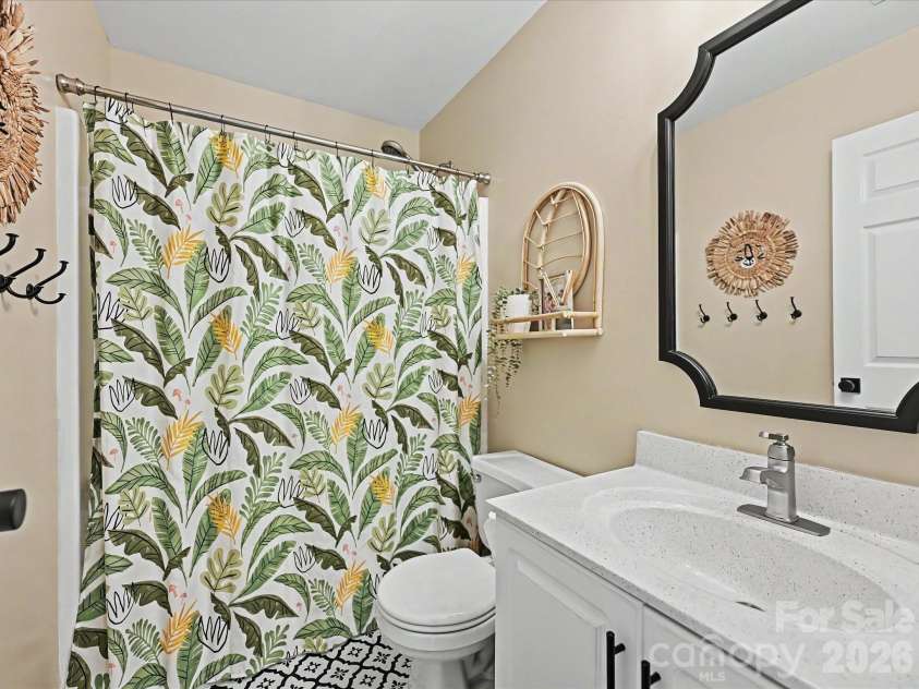 2924 Firewood Drive, Matthews, NC 28105.  MLS# CAR4369269, YatesRealty ID 12757. 