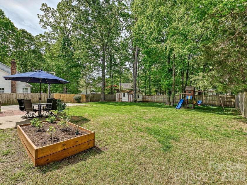 2924 Firewood Drive, Matthews, NC 28105.  MLS# CAR4369269, YatesRealty ID 12757. 