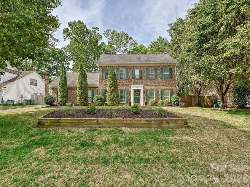 2924 Firewood Drive, Matthews, NC 28105.  MLS# CAR4369269, YatesRealty ID 12757. 