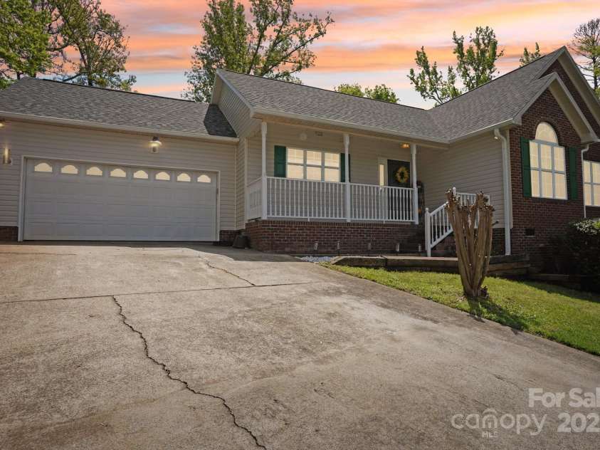504 Menzies Drive, Rock Hill, SC 29730.  MLS# CAR4235724, YatesRealty ID 12758. 