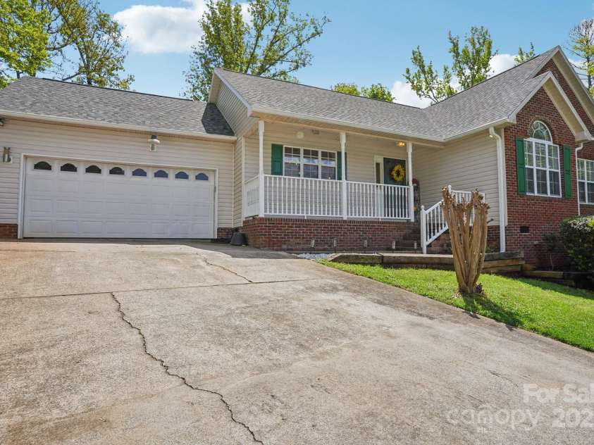 504 Menzies Drive, Rock Hill, SC 29730.  MLS# CAR4235724, YatesRealty ID 12758. 