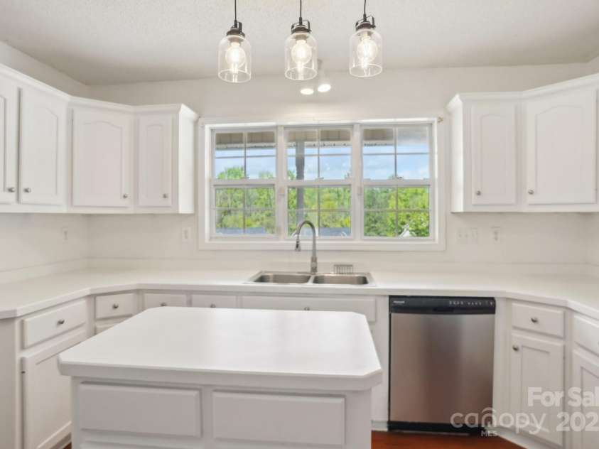 504 Menzies Drive, Rock Hill, SC 29730.  MLS# CAR4235724, YatesRealty ID 12758. 