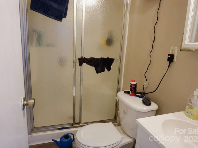 486 Main Street, Forest City, NC 28043.  MLS# CAR4224432, YatesRealty ID 1276. Efficiency - bathroom
