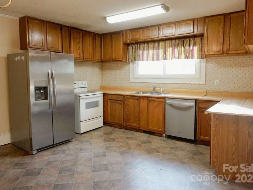 486 Main Street, Forest City, NC 28043.  MLS# CAR4224432, YatesRealty ID 1276. Main Kitchen