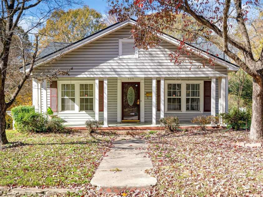 505 Chestnut Street, Gastonia, NC 28054.  MLS# CAR4320953, YatesRealty ID 1276. 