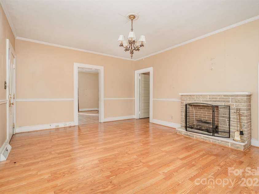 505 Chestnut Street, Gastonia, NC 28054.  MLS# CAR4320953, YatesRealty ID 1276. 