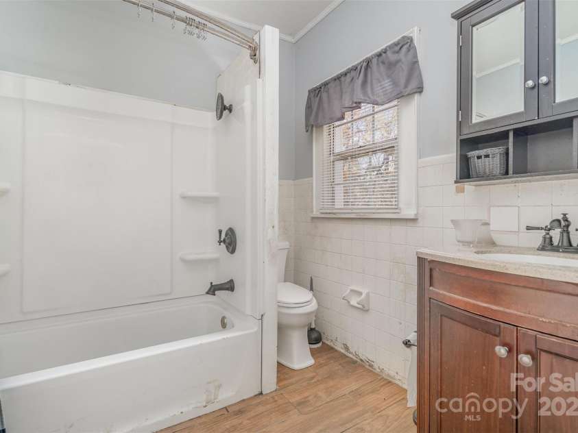 505 Chestnut Street, Gastonia, NC 28054.  MLS# CAR4320953, YatesRealty ID 1276. 