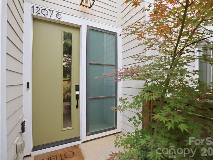 1207 36th Street, Charlotte, NC 28205.  MLS# CAR4398138, YatesRealty ID 12760. 1207 E. 36th Street #6