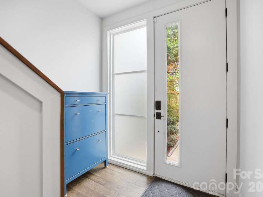 1207 36th Street, Charlotte, NC 28205.  MLS# CAR4398138, YatesRealty ID 12760. Entry