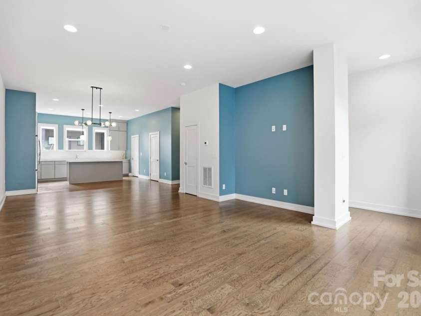 1207 36th Street, Charlotte, NC 28205.  MLS# CAR4398138, YatesRealty ID 12760. Open concept floor plan