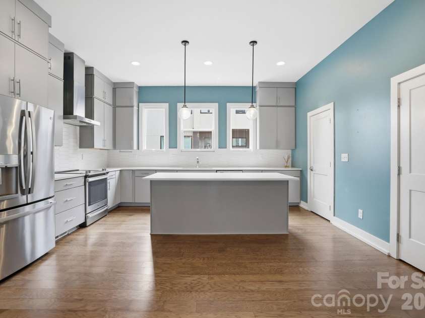 1207 36th Street, Charlotte, NC 28205.  MLS# CAR4398138, YatesRealty ID 12760. Pantry, Half bath on Main level