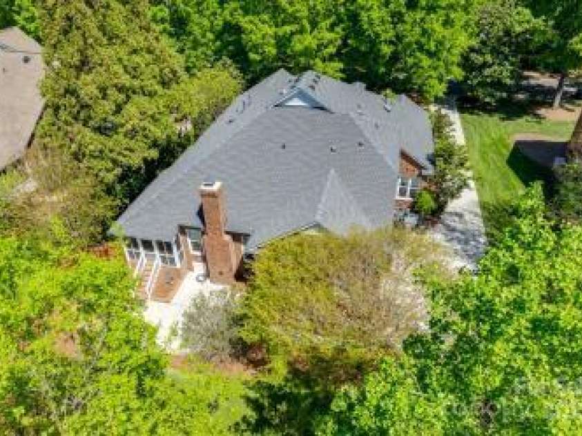 4340 Sequoia Red Lane, Charlotte, NC 28226.  MLS# CAR4233979, YatesRealty ID 12760. Drove of back patio