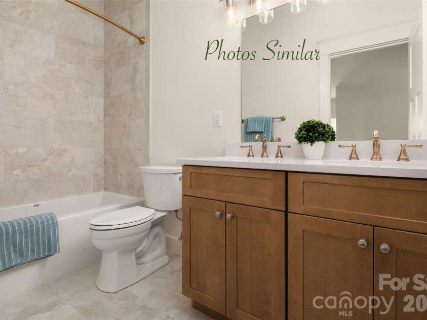 63 Chimney Chase Trail, Hendersonville, NC 28739.  MLS# CAR4350355, YatesRealty ID 12762. Guest Bath