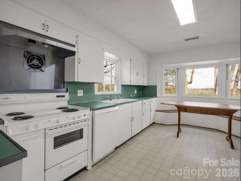 517 Union Road, Rutherfordton, NC 28139.  MLS# CAR4353902, YatesRealty ID 12764. 