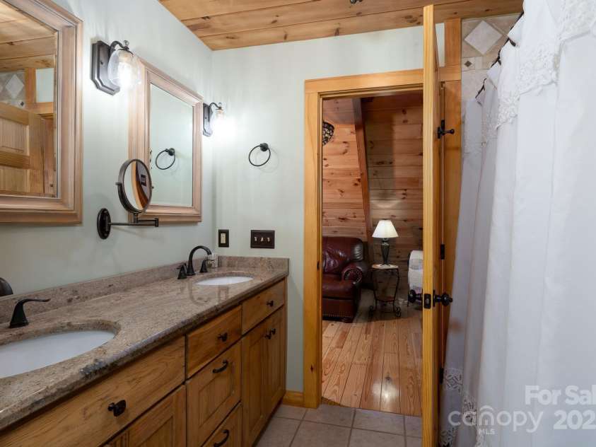 528 Manchester Road, Mount Gilead, NC 27306.  MLS# CAR4241702, YatesRealty ID 12764. Primary Bathroom