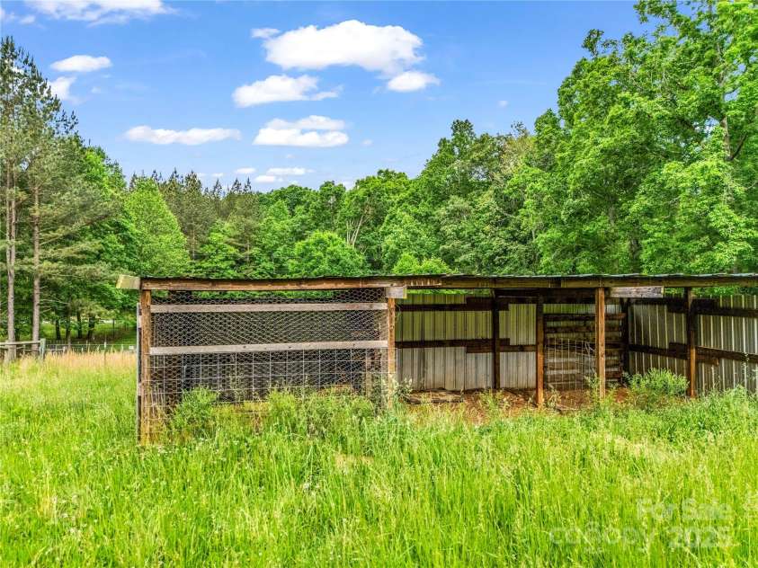 423 Dills Road, Rutherfordton, NC 28139.  MLS# CAR4223716, YatesRealty ID 12765. 