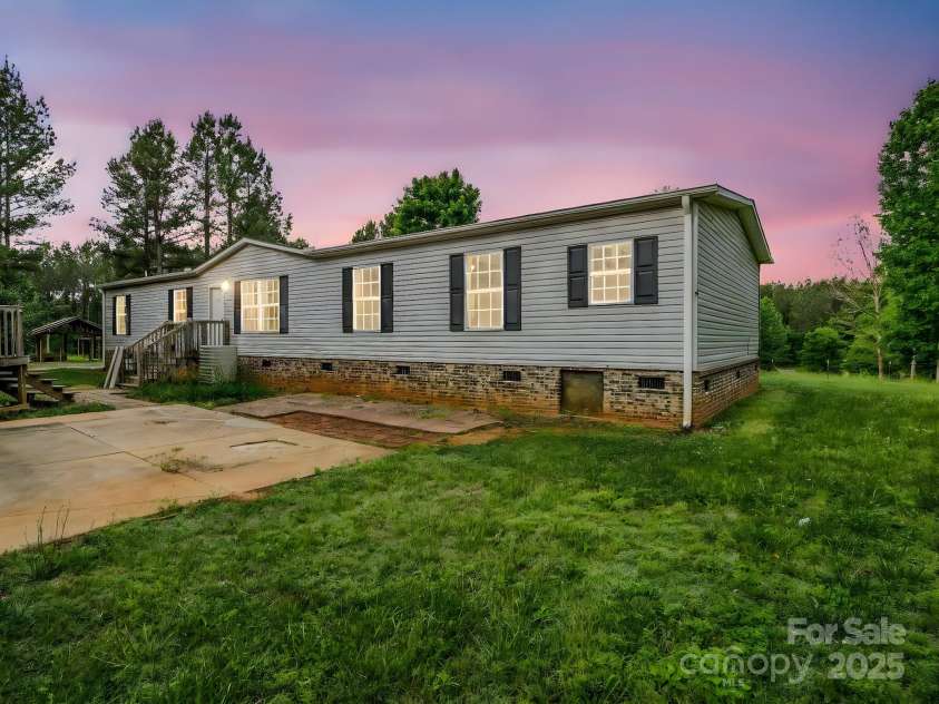 423 Dills Road, Rutherfordton, NC 28139.  MLS# CAR4223716, YatesRealty ID 12765. 