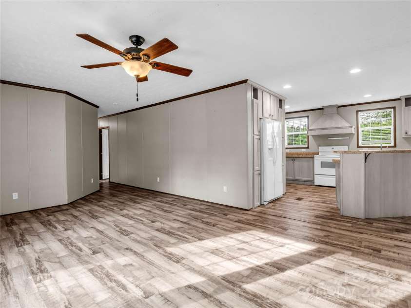 423 Dills Road, Rutherfordton, NC 28139.  MLS# CAR4223716, YatesRealty ID 12765. Dining Area