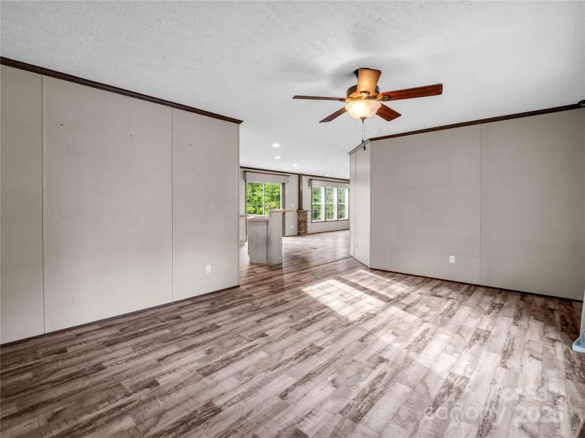 423 Dills Road, Rutherfordton, NC 28139.  MLS# CAR4223716, YatesRealty ID 12765. Dining Area