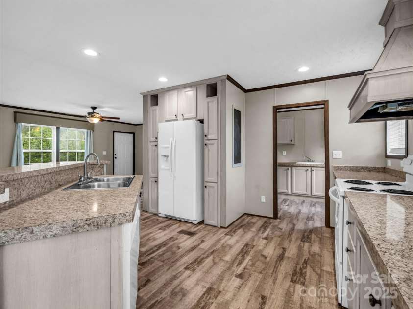 423 Dills Road, Rutherfordton, NC 28139.  MLS# CAR4223716, YatesRealty ID 12765. Kitchen