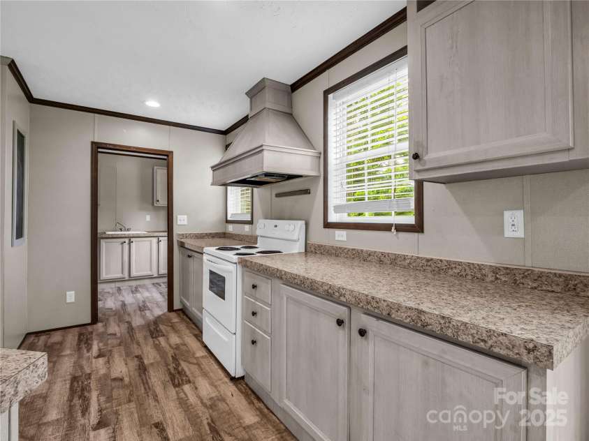 423 Dills Road, Rutherfordton, NC 28139.  MLS# CAR4223716, YatesRealty ID 12765. Kitchen