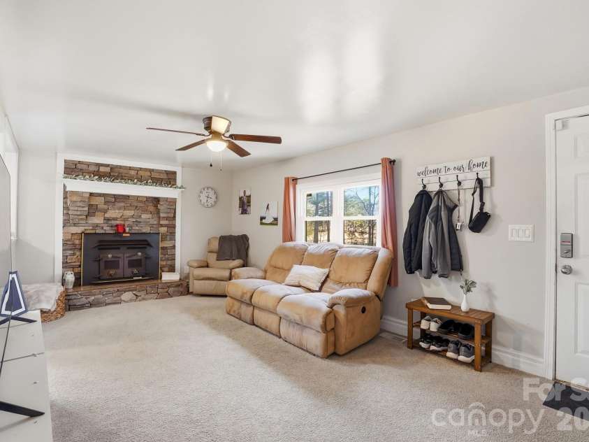 211 Ratchford Farm Road, Gastonia, NC 28056.  MLS# CAR4336417, YatesRealty ID 12767. 
