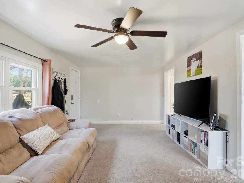 211 Ratchford Farm Road, Gastonia, NC 28056.  MLS# CAR4336417, YatesRealty ID 12767. 